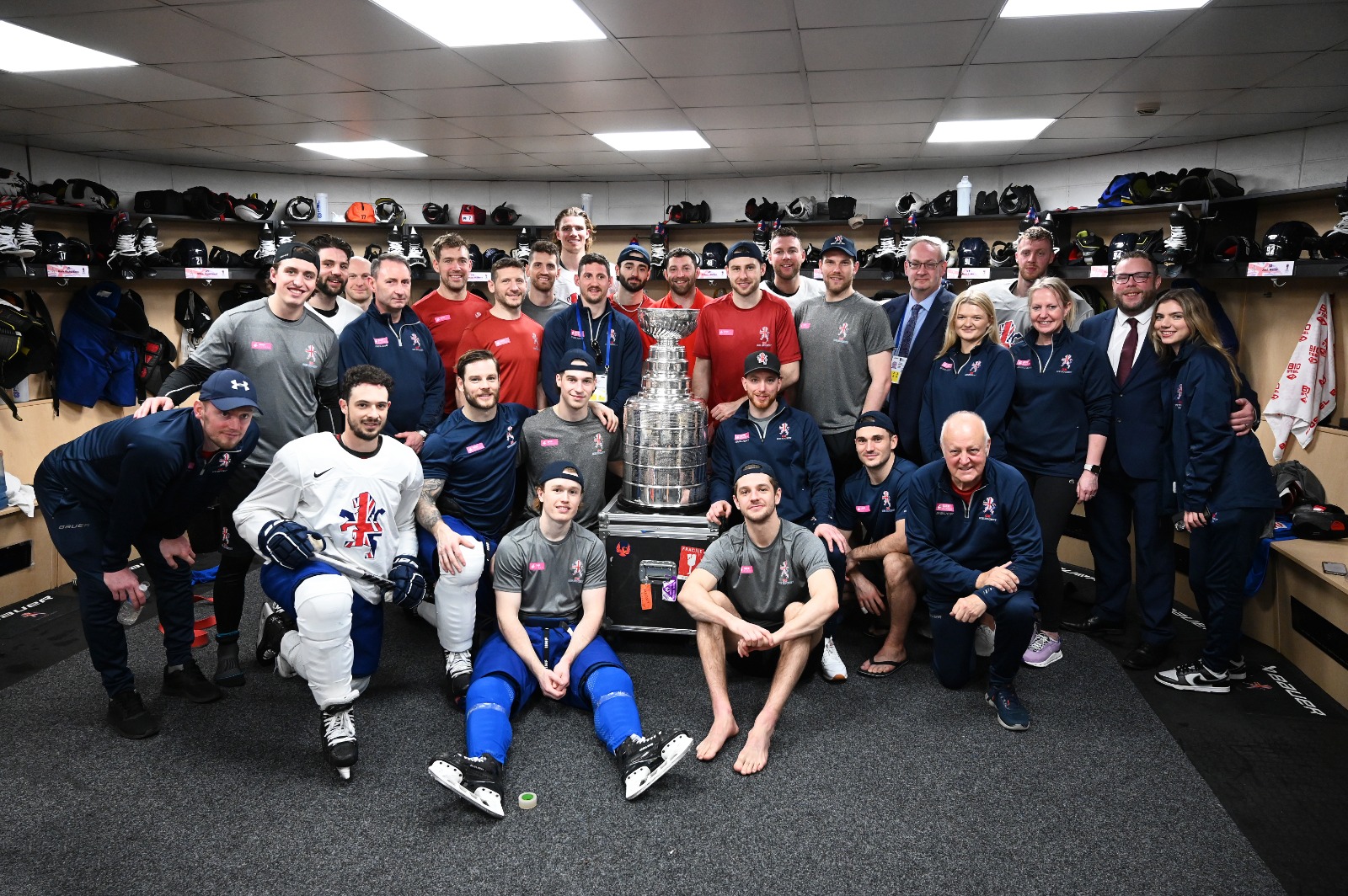 THE STANLEY CUP COMES BACK TO THE UK - Ice Hockey UK